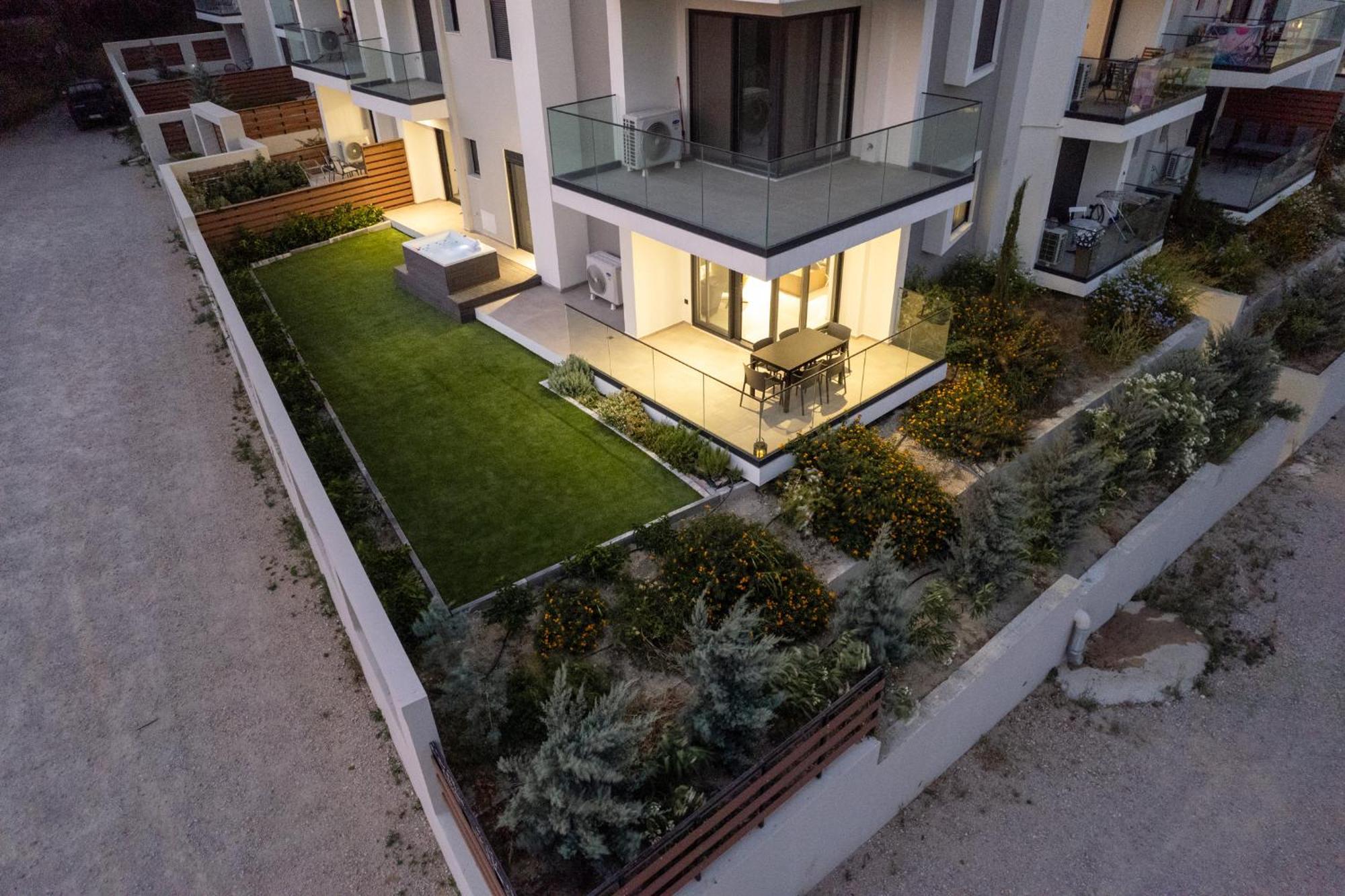 Maison Du Jardin 2-Bedroom Apartment Private Outdoor Jacuzzi Rhodes City Extérieur photo